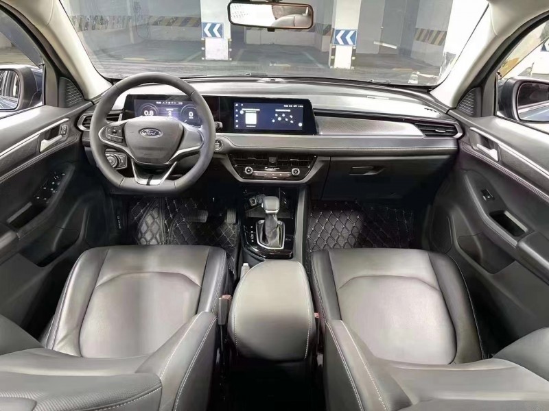 成都22年福特福睿斯9