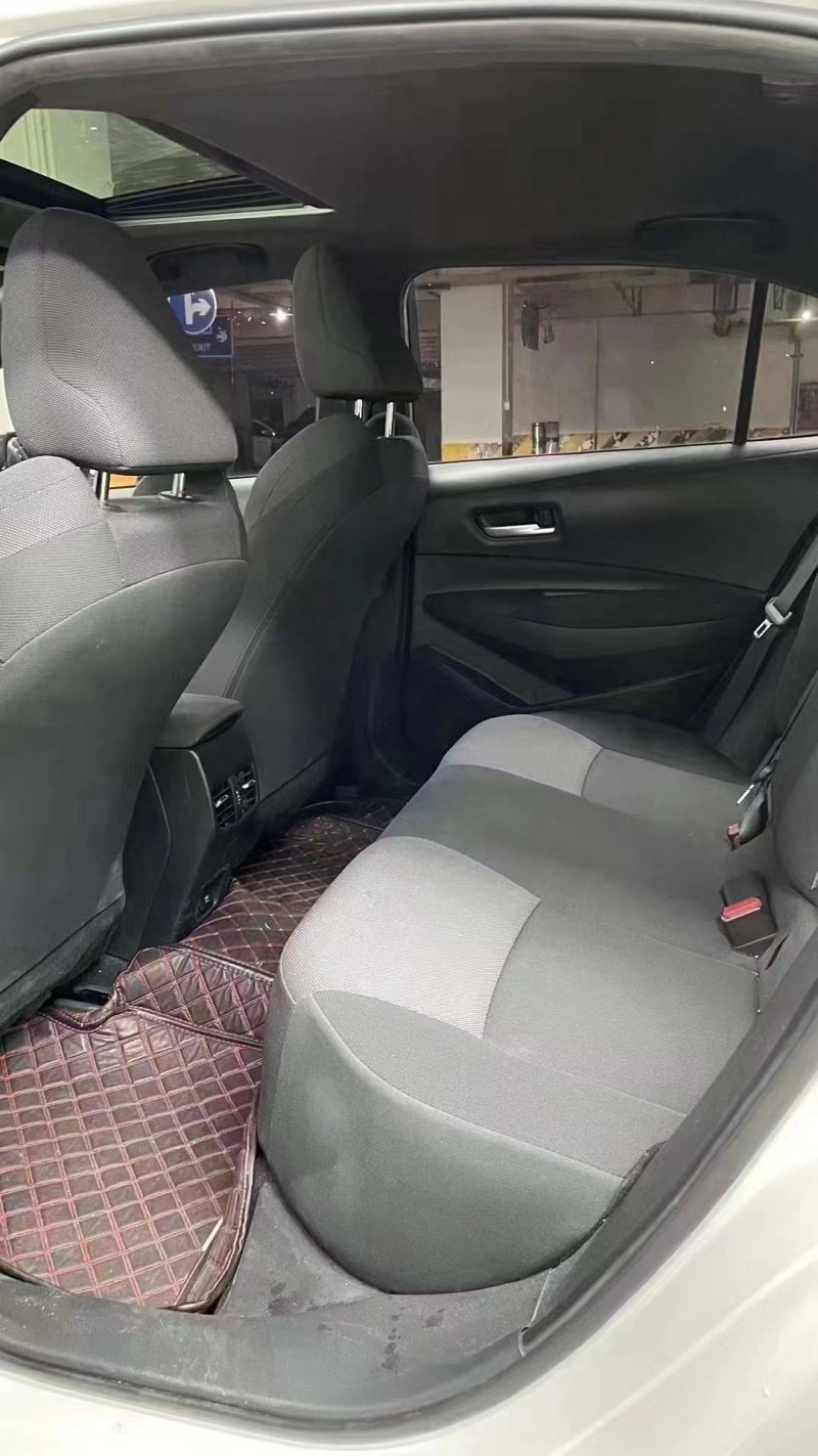 成都22年丰田雷凌7