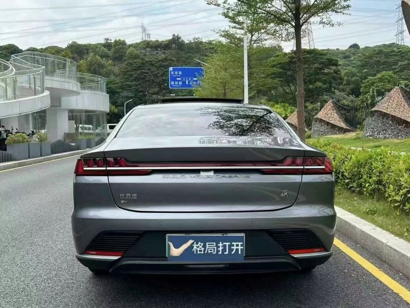 江门22年比亚迪汉8