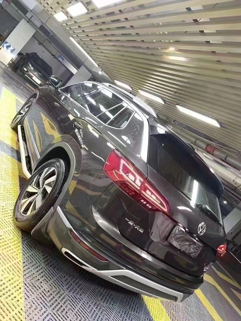 成都20年大众探岳6