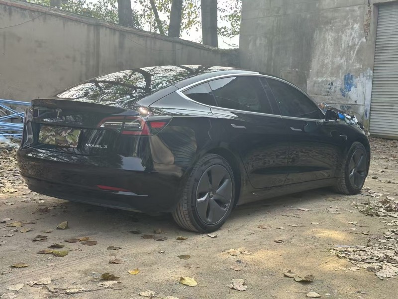 阜陽20年特斯拉MODEL 35