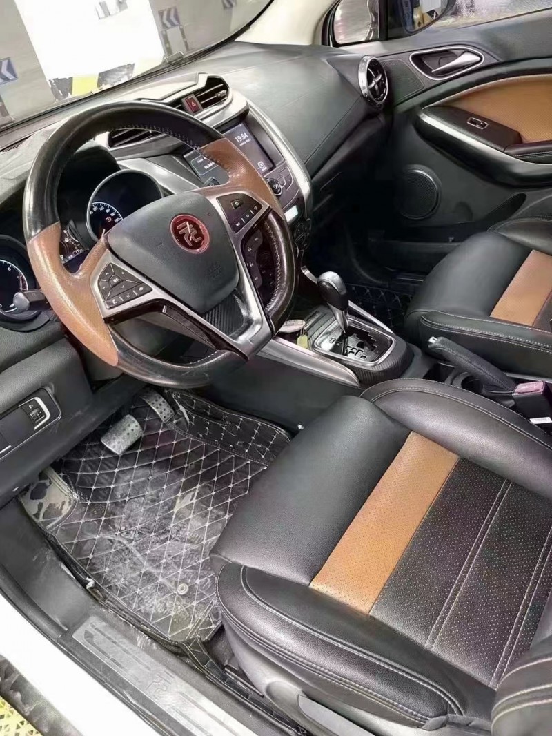 成都17年比亚迪元6