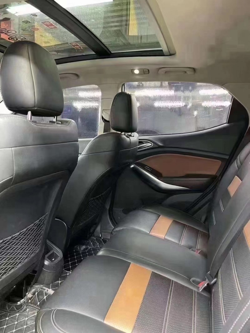 成都17年比亚迪元7