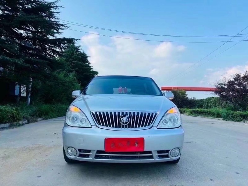泰安15年別克GL81
