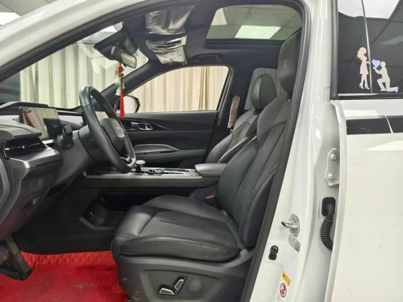 成都23年长安汽车欧尚5