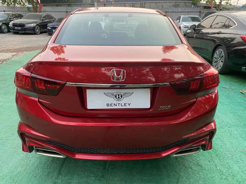 广州17年本田思铂睿5