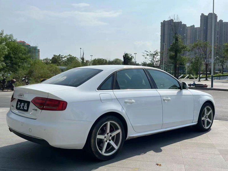 东莞12年奥迪A4L8