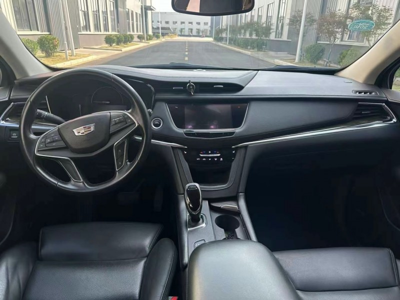 徐州16年凯迪拉克XT54