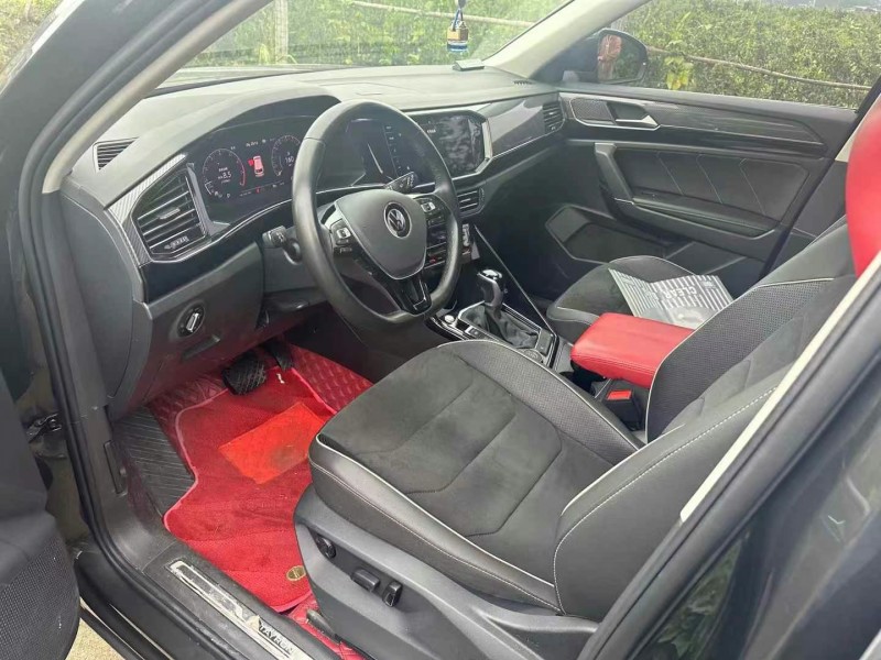 成都22年大众探岳8