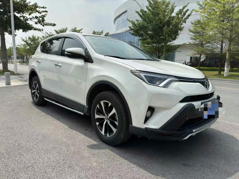 广州18年丰田RAV43