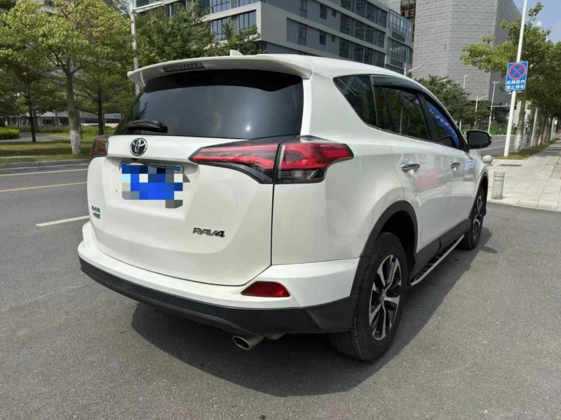 广州18年丰田RAV44