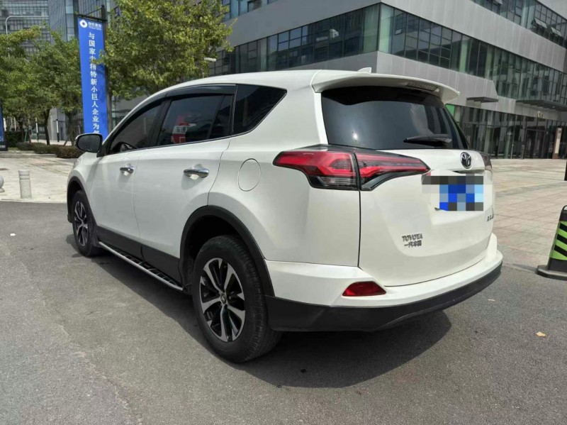 广州18年丰田RAV45