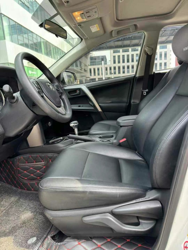 广州18年丰田RAV47