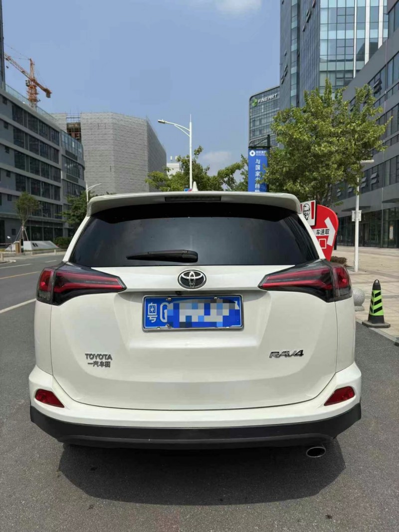 广州18年丰田RAV49