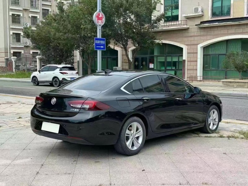 潍坊20年别克君威7