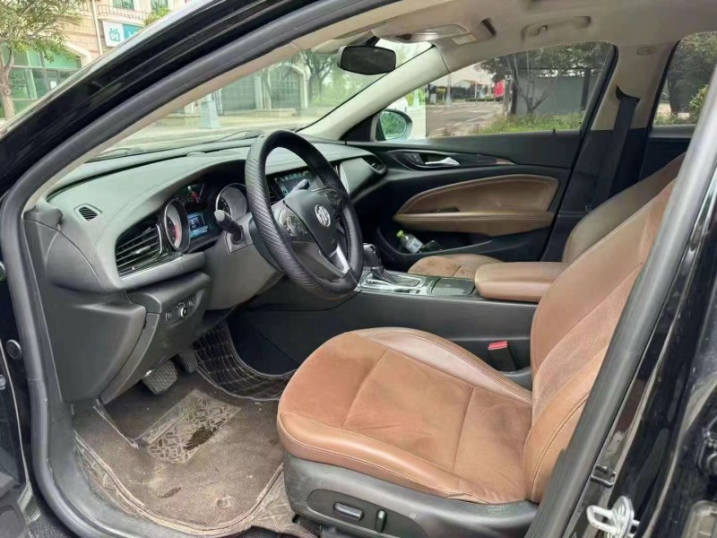 潍坊20年别克君威8