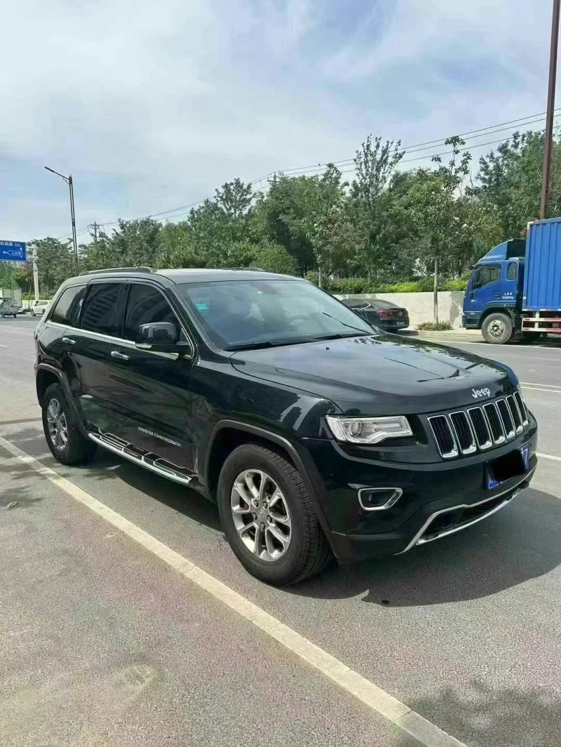 安慶17年Jeep大切諾基3