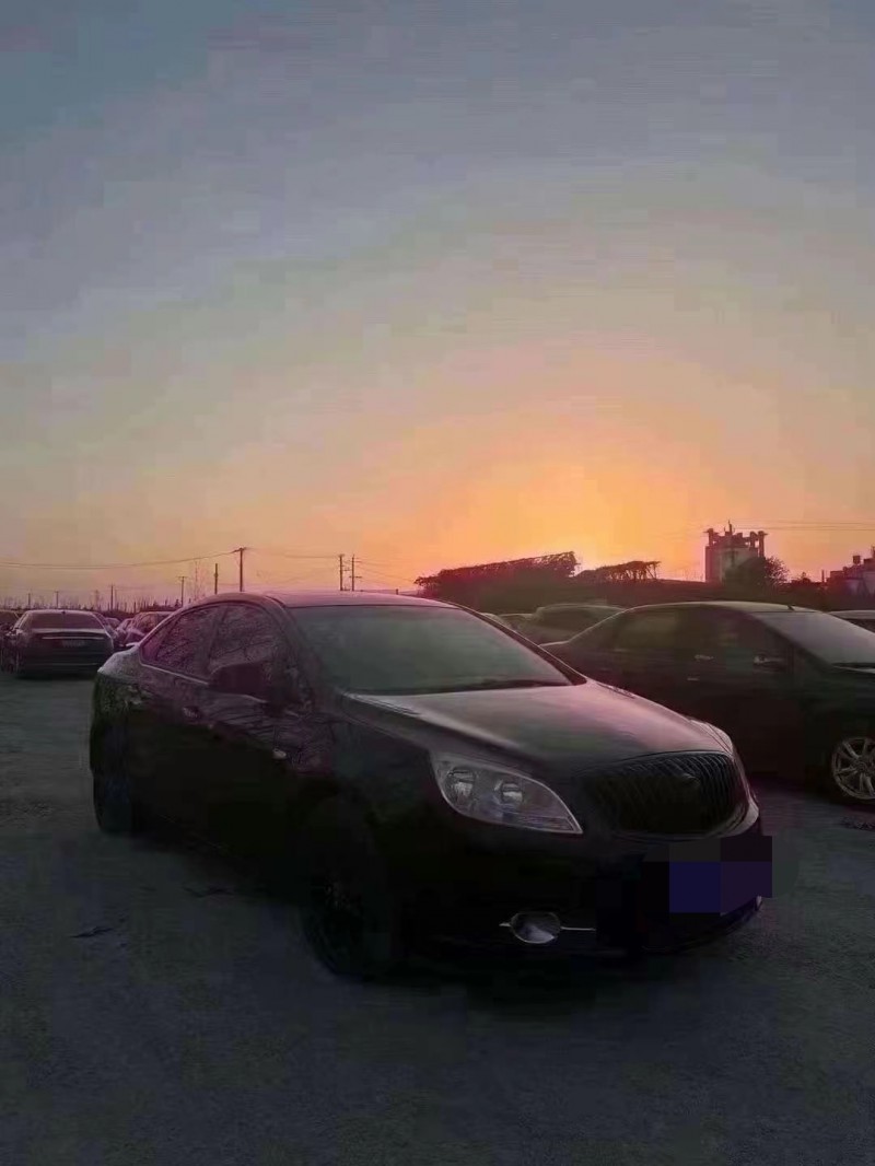 菏泽13年别克英朗2