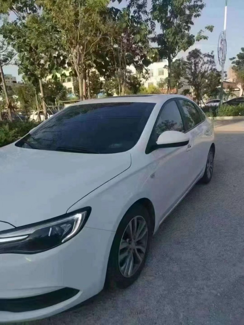 菏泽21年别克英朗3