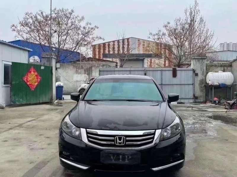 菏泽13年本田雅阁1