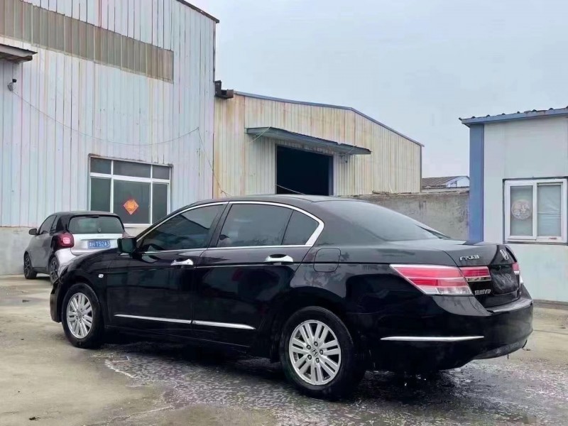 菏泽13年本田雅阁4