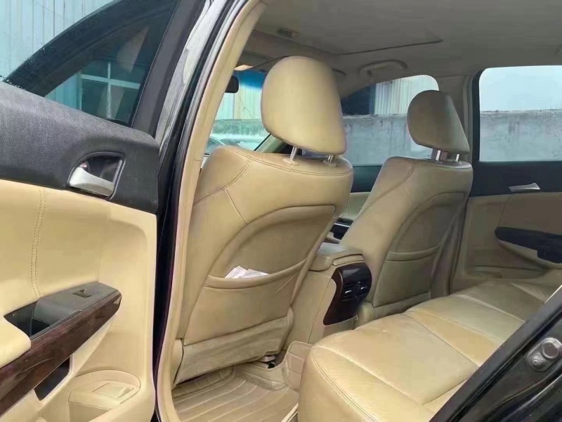 菏泽13年本田雅阁5