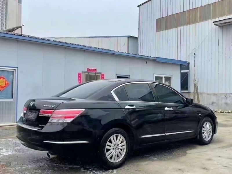 菏泽13年本田雅阁7