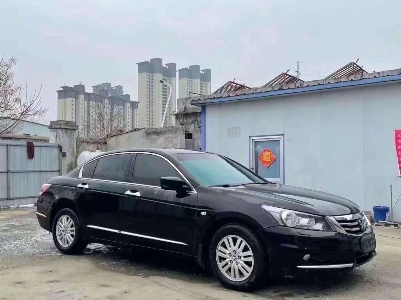 菏泽13年本田雅阁9