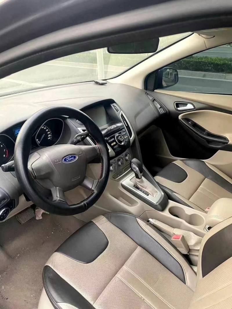 菏泽15年福特福克斯8