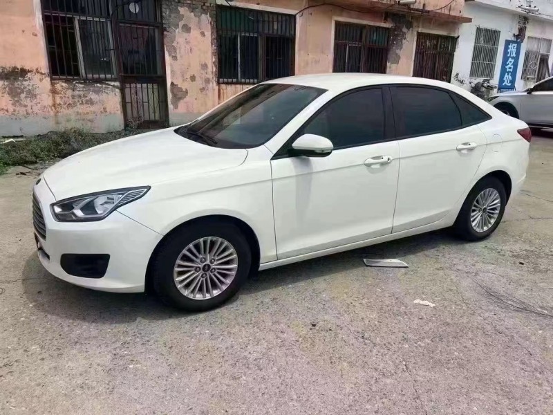 菏泽16年福特福睿斯4