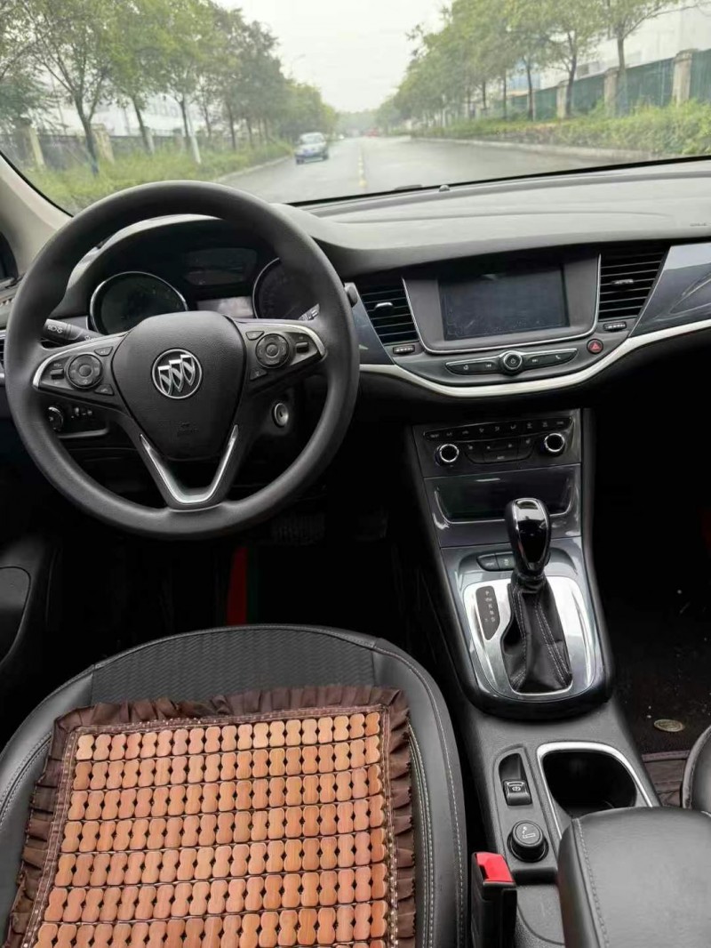 徐州18年别克威朗6