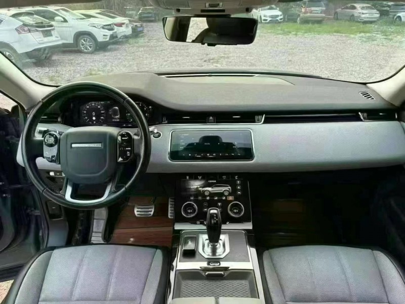 佛山19年路虎极光4