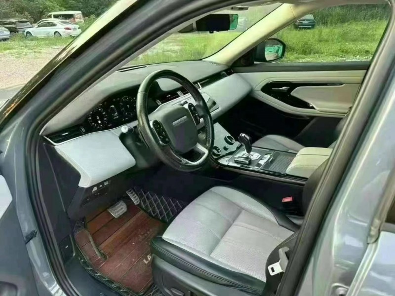 佛山19年路虎极光7