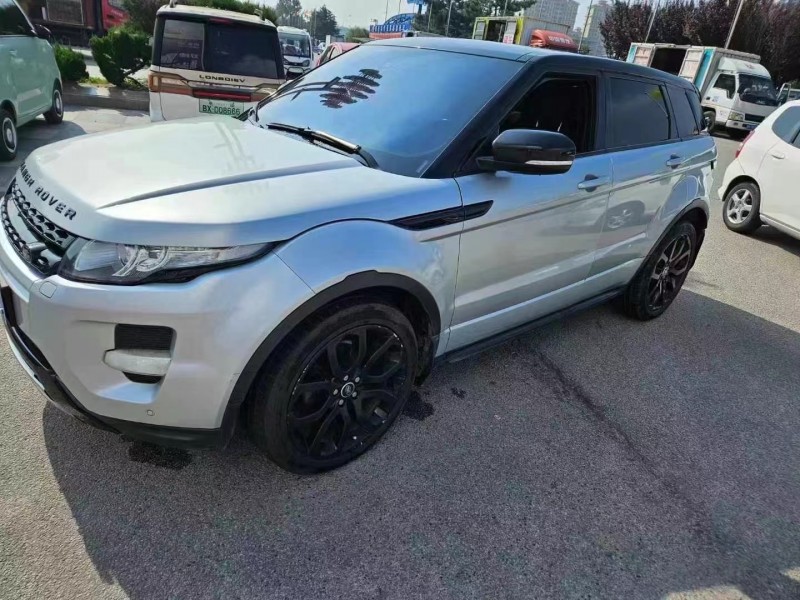 青岛13年路虎极光3