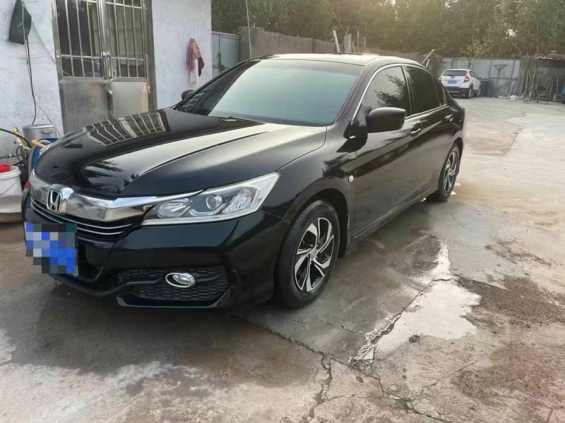 济宁16年本田雅阁2