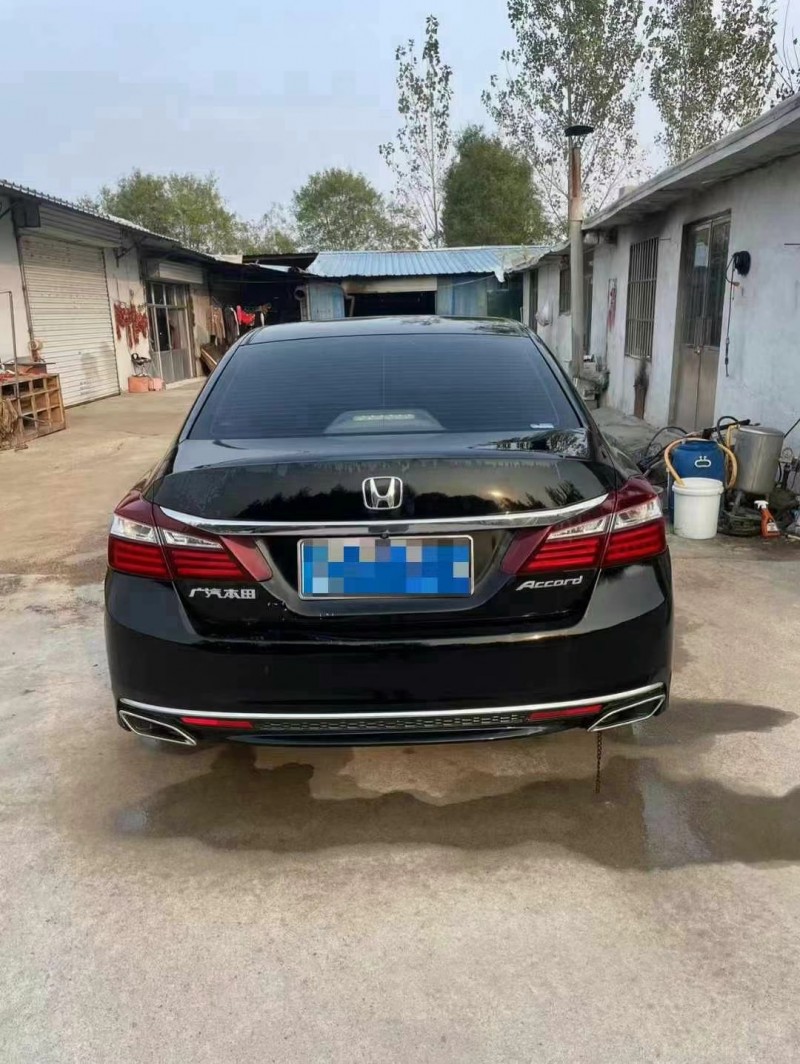 济宁16年本田雅阁9