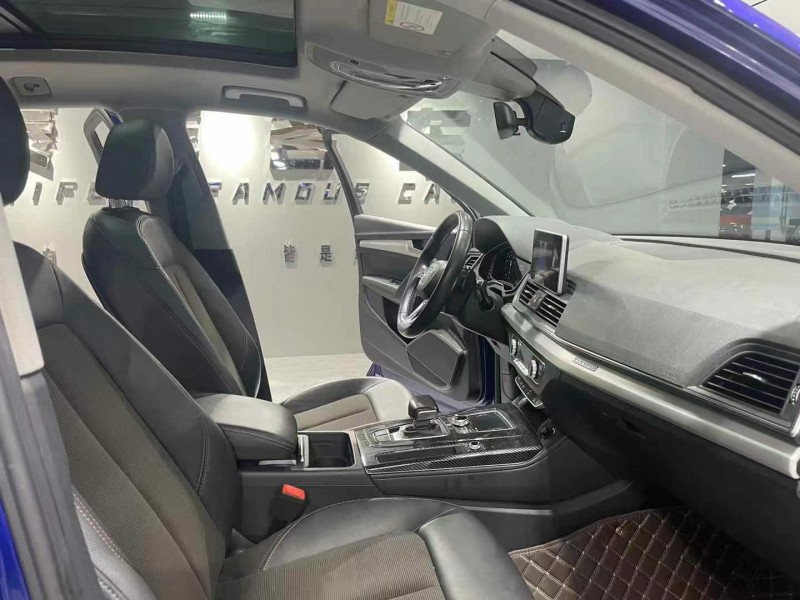 成都18年奥迪Q54