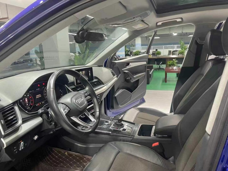 成都18年奥迪Q56