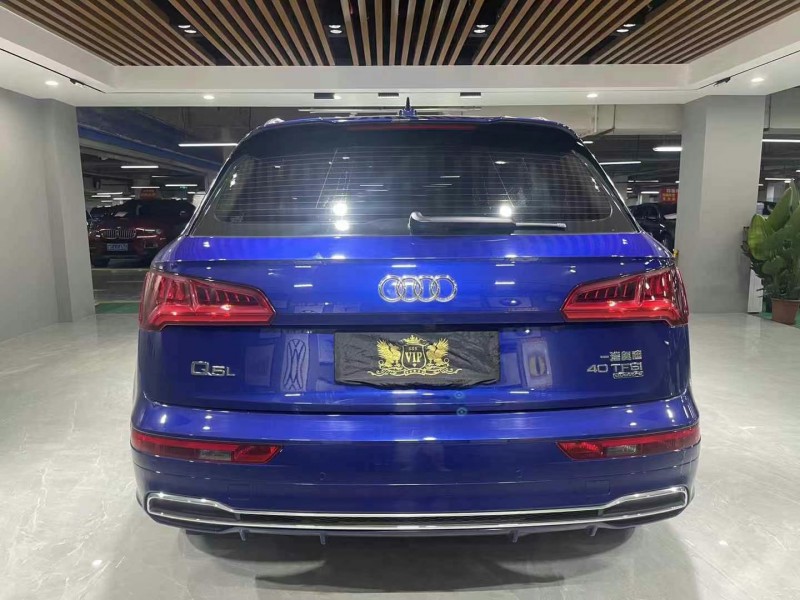 成都18年奥迪Q59