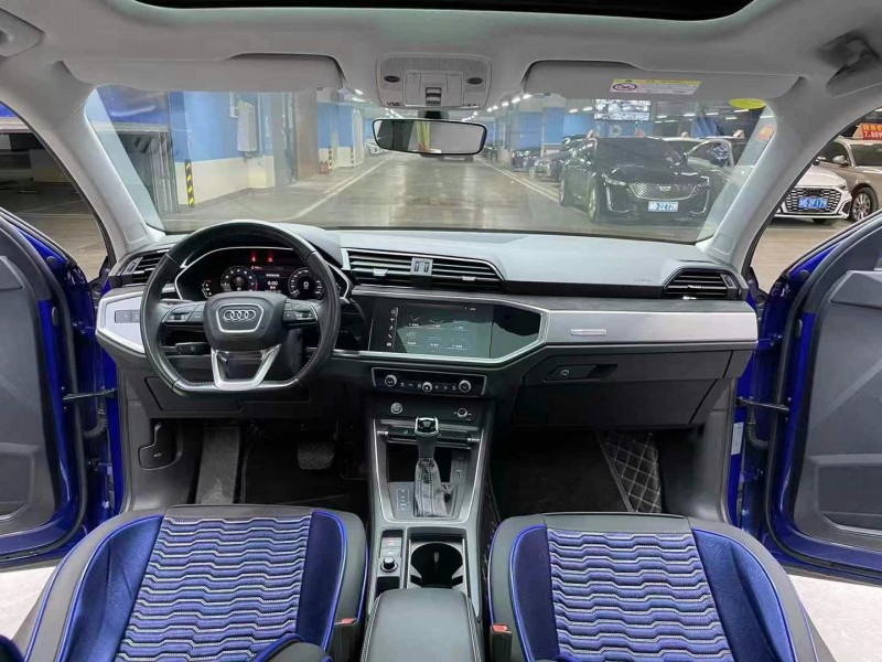 成都20年奥迪Q33