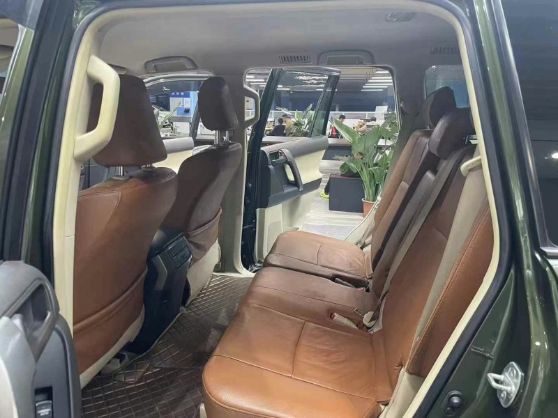 成都14年丰田普拉多4