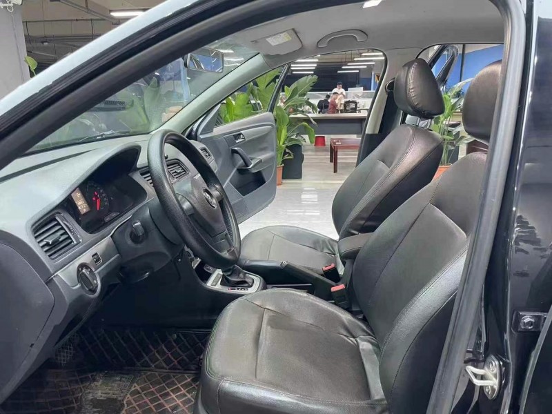 成都16年大众朗逸3