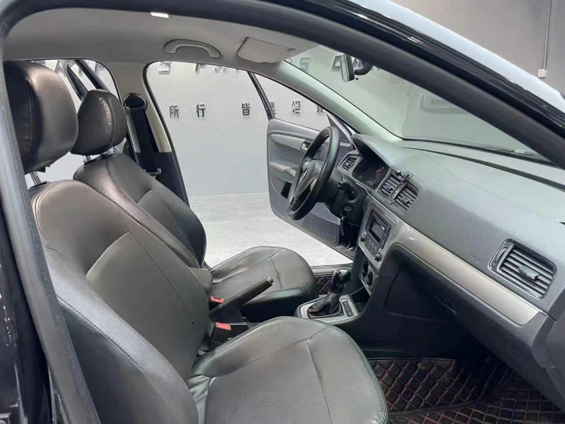 成都16年大众朗逸7