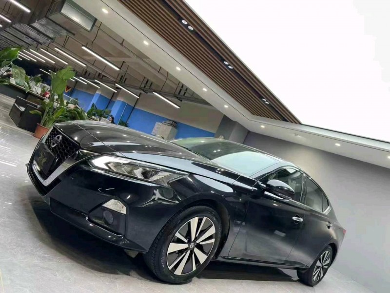 成都22年日产天籁2