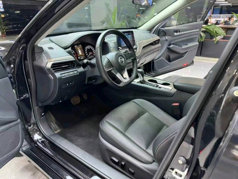 成都22年日产天籁3