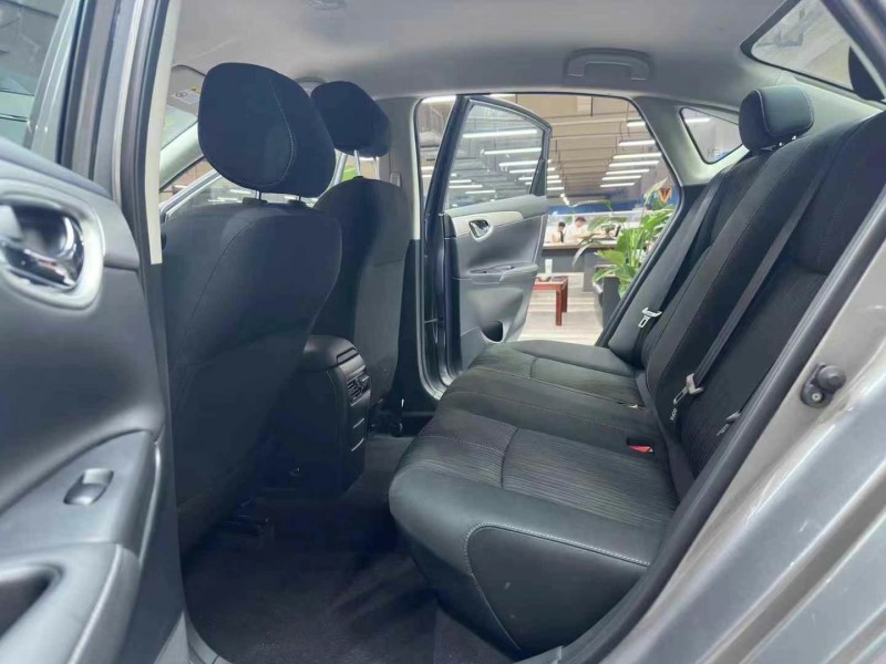 成都23年日产轩逸7