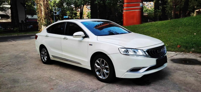 成都17年吉利博瑞3