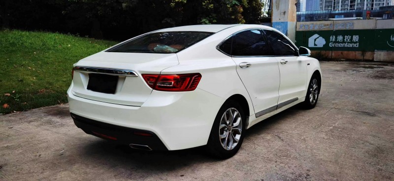 成都17年吉利博瑞7