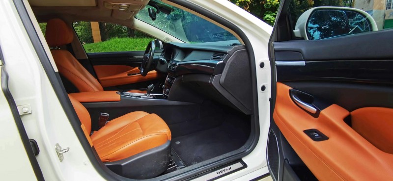 成都17年吉利博瑞9