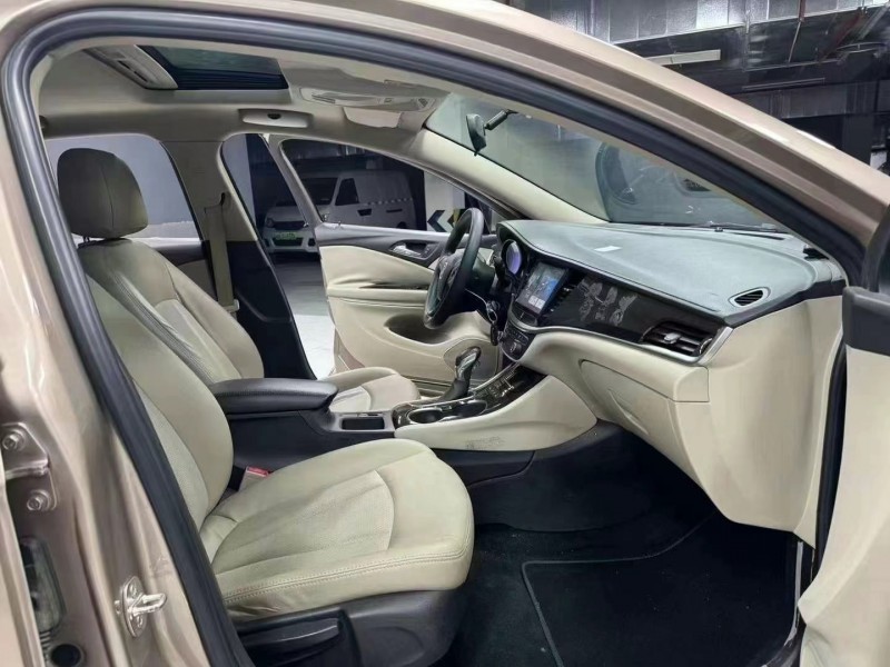 成都18年别克威朗4